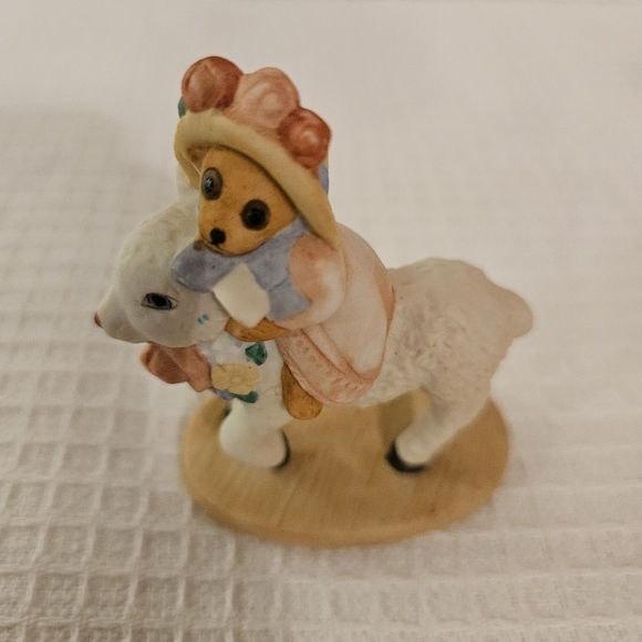 Cloud Miniature 2 1/2" tall 1991 Collectors Club ExclusivePorcelain figurine - Picture 1 of 7